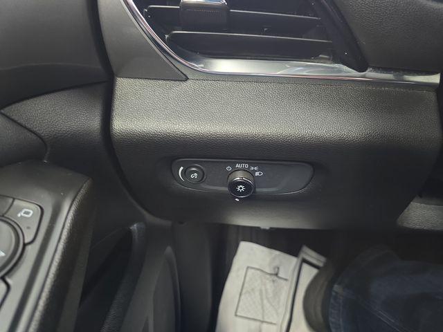 2023 Chevrolet Traverse AWD LT Cloth