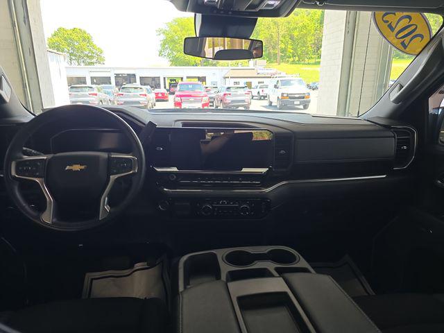2023 Chevrolet Silverado 1500 4WD Crew Cab Standard Bed LT