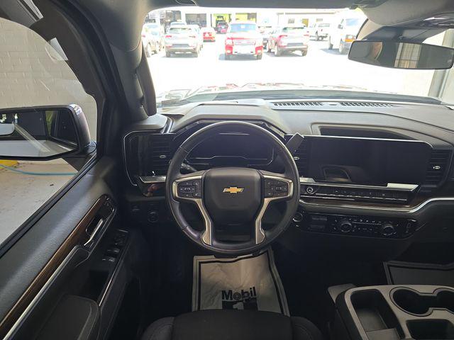 2023 Chevrolet Silverado 1500 4WD Crew Cab Standard Bed LT