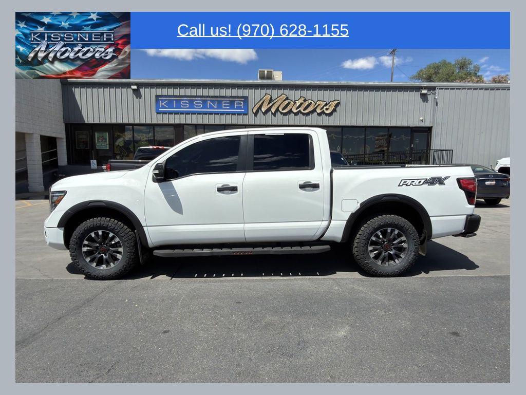 2023 Nissan Titan PRO-4X 4X4 Crew Cab's photo