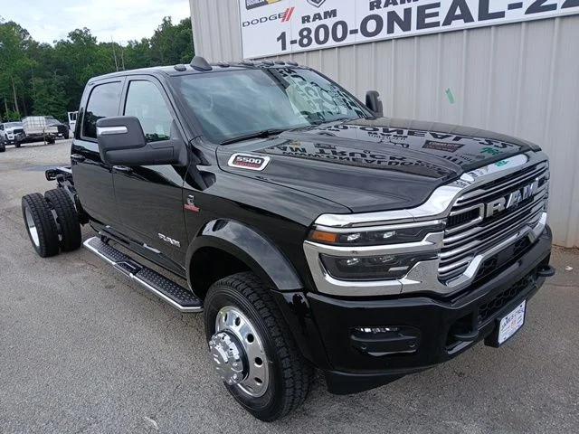 2026 RAM 5500 Chassis RAM 5500 BIG HORN CHASSIS CREW CAB 4X4 60 CA