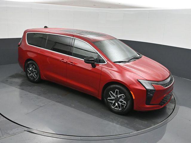 2027 Chrysler Pacifica Limited
