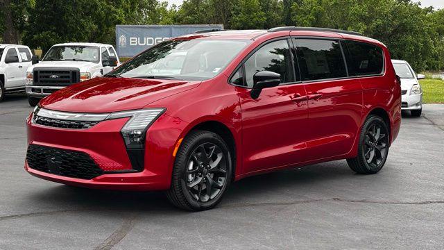 2027 Chrysler Pacifica Limited