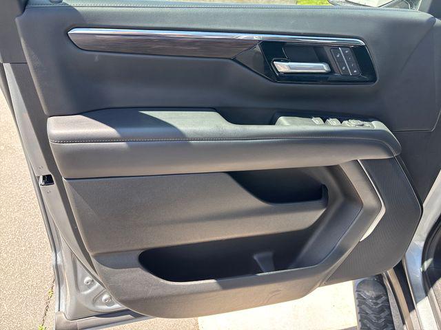 2025 Chevrolet Suburban 4WD Z71