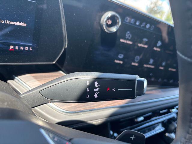2025 Chevrolet Suburban 4WD Z71