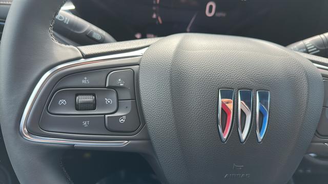 2026 Buick NV Avenir FWD