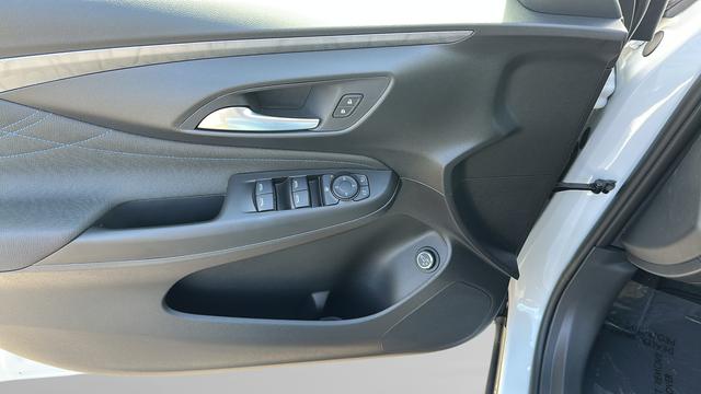 2026 Buick NV Sport Touring FWD