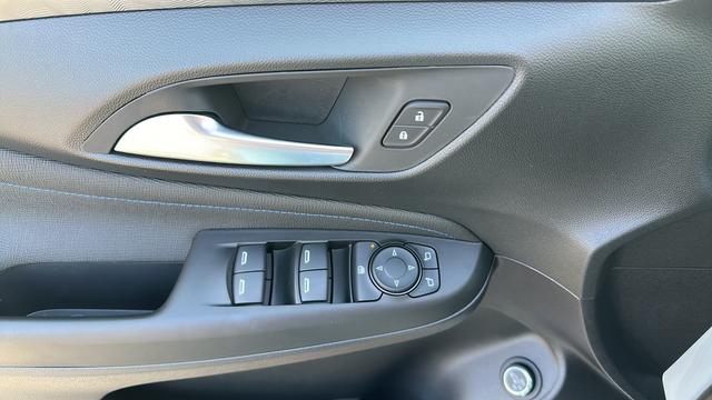 2026 Buick NV Sport Touring FWD