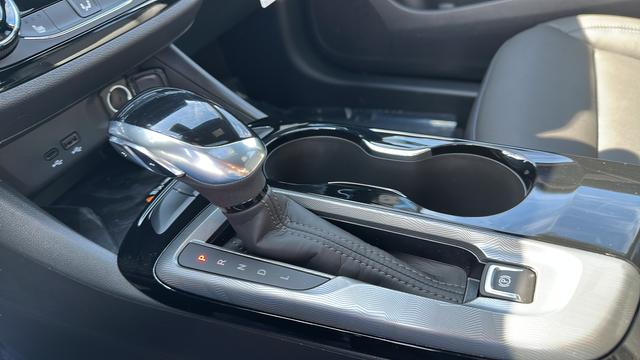 2026 Buick NV Sport Touring FWD