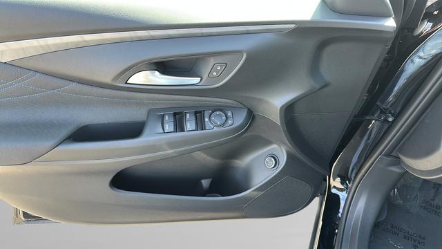 2026 Buick NV Sport Touring FWD