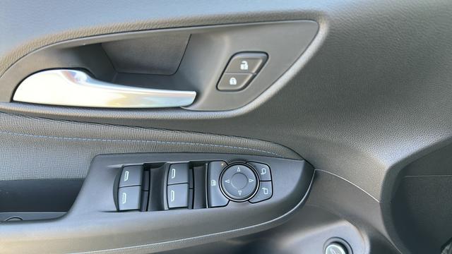 2026 Buick NV Sport Touring FWD