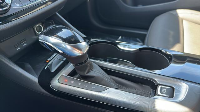 2026 Buick NV Sport Touring FWD