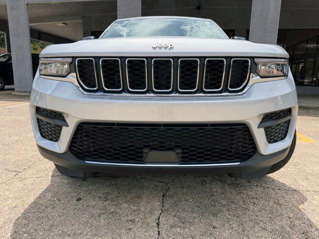 2026 Jeep Grand Cherokee Laredo 4x2