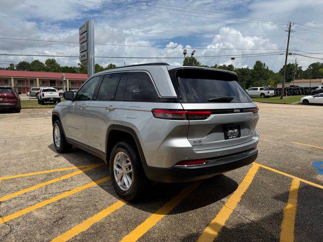 2026 Jeep Grand Cherokee Laredo 4x2
