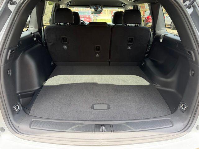 2026 Jeep Grand Cherokee Laredo 4x2