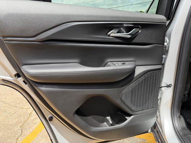 2026 Jeep Grand Cherokee Laredo 4x2