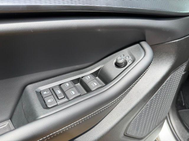 2026 Jeep Grand Cherokee Laredo 4x2