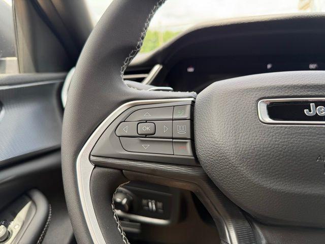 2026 Jeep Grand Cherokee Laredo 4x2