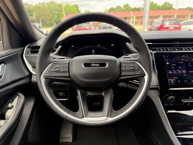 2026 Jeep Grand Cherokee Laredo 4x2
