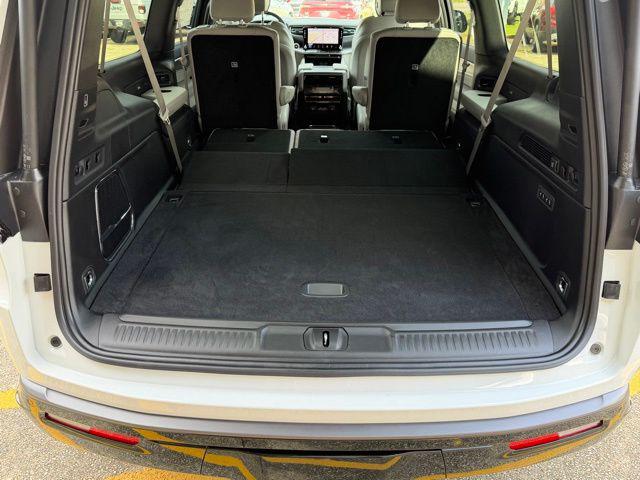 2026 Jeep Grand Wagoneer L 4x2