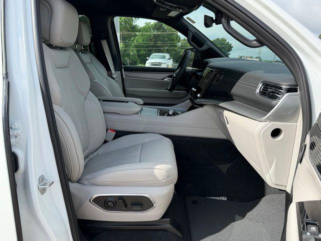 2026 Jeep Grand Wagoneer L 4x2