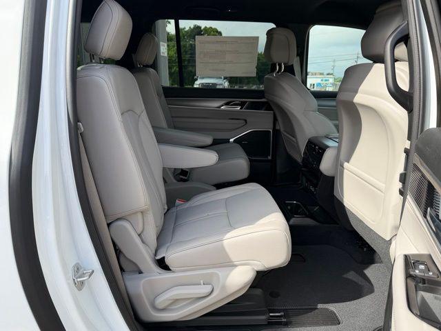 2026 Jeep Grand Wagoneer L 4x2