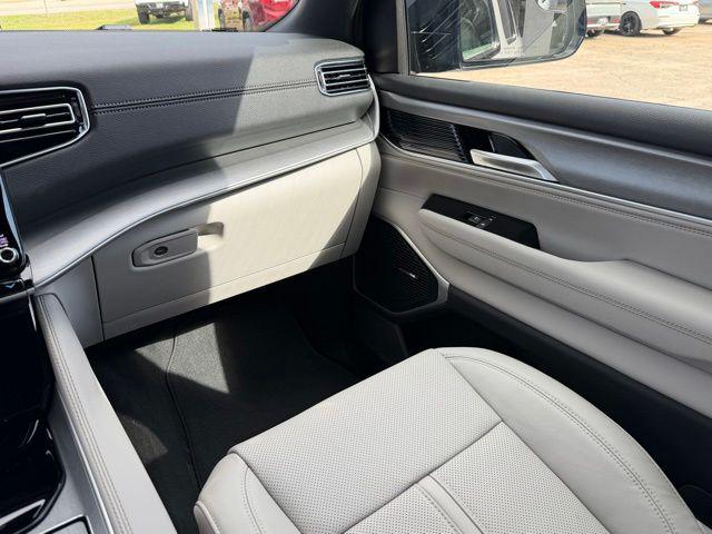 2026 Jeep Grand Wagoneer L 4x2