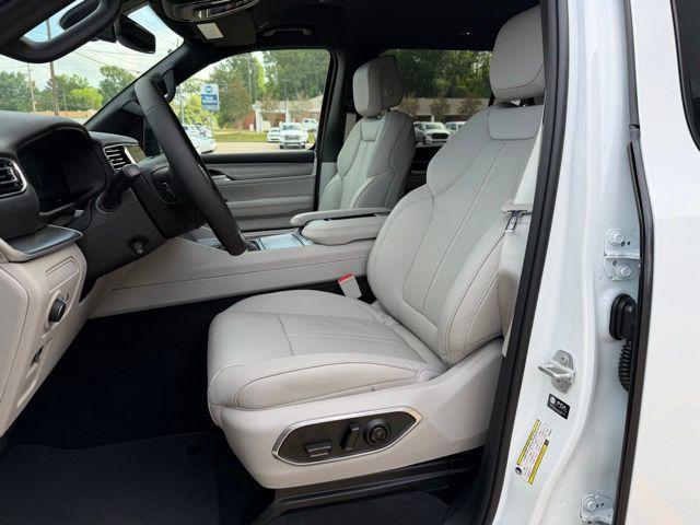 2026 Jeep Grand Wagoneer L 4x2