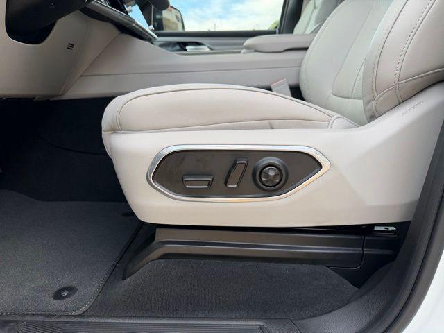 2026 Jeep Grand Wagoneer L 4x2