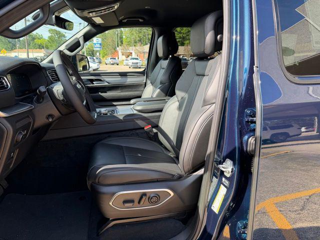 2026 Jeep Grand Wagoneer L 4x2