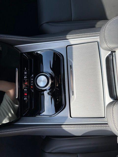 2026 Jeep Grand Wagoneer L 4x2