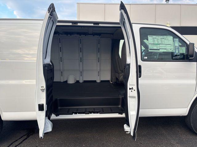 2026 GMC Savana Cargo 3500 Extended Wheelbase, Work Van, RWD