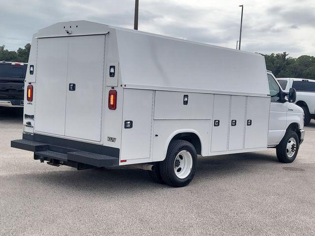 2023 Ford E-450 Cutaway Base