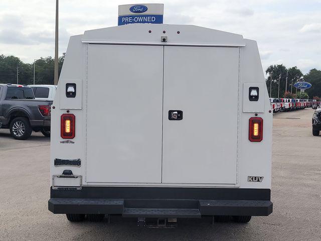2023 Ford E-450 Cutaway Base