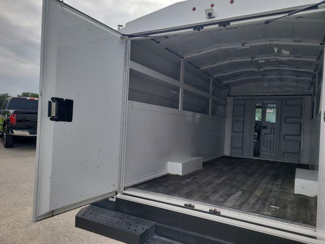 2023 Ford E-450 Cutaway Base