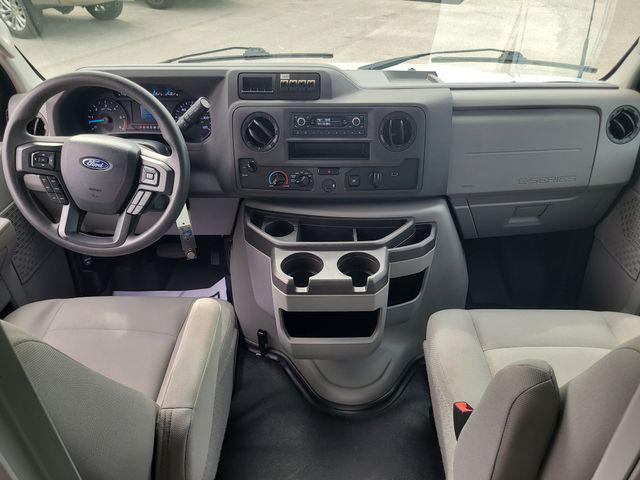 2023 Ford E-450 Cutaway Base