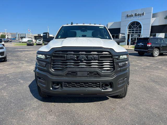 2026 RAM 5500 Chassis RAM 5500 TRADESMAN CHASSIS CREW CAB 4X4 60 CA