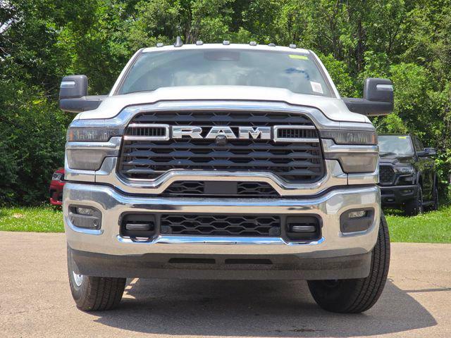 2026 RAM Ram 3500 RAM 3500 TRADESMAN CREW CAB 4X4 64 BOX