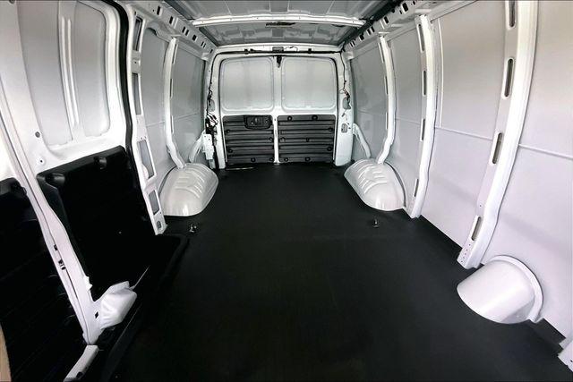 2026 GMC Savana Cargo 2500 Regular Wheelbase, Work Van, RWD