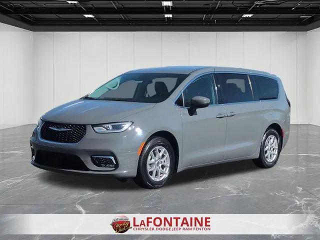 2023 Chrysler Pacifica Touring L for sale in Fenton, MI