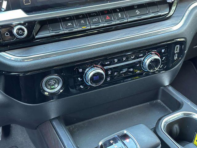 2023 GMC Sierra 1500 4WD Crew Cab Short Box SLT