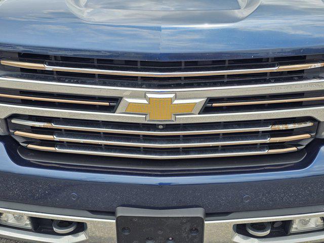 2021 Chevrolet Silverado 1500 4WD Crew Cab Short Bed High Country