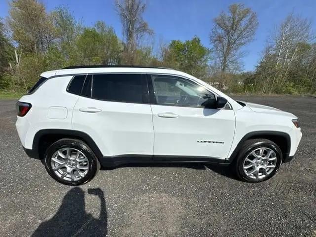 2022 Jeep Compass Latitude Lux 4x4