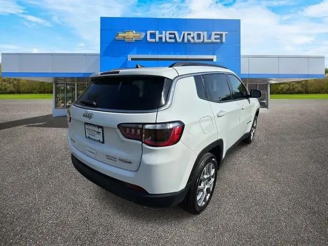 2022 Jeep Compass Latitude Lux 4x4