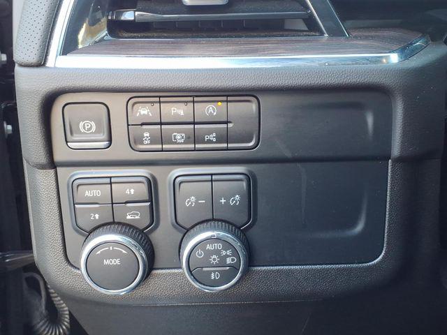 2025 Chevrolet Suburban 4WD Premier
