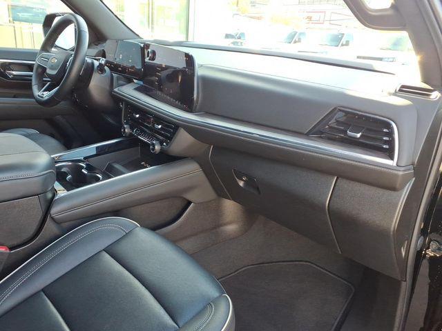 2025 Chevrolet Suburban 4WD Premier