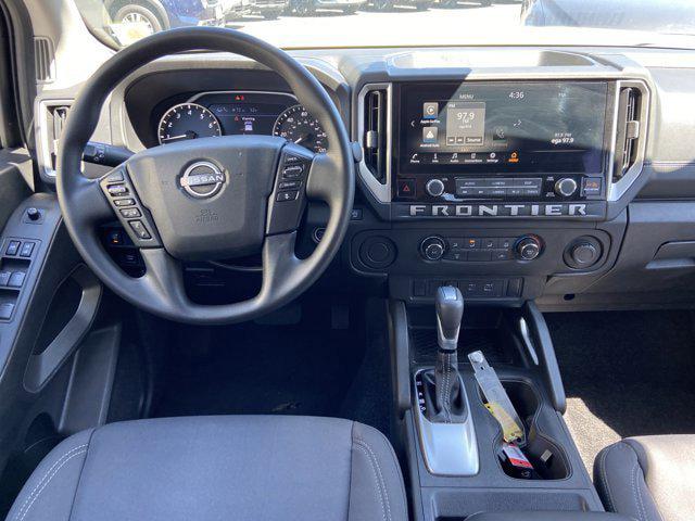 2025 Nissan Frontier Crew Cab SV 4x2