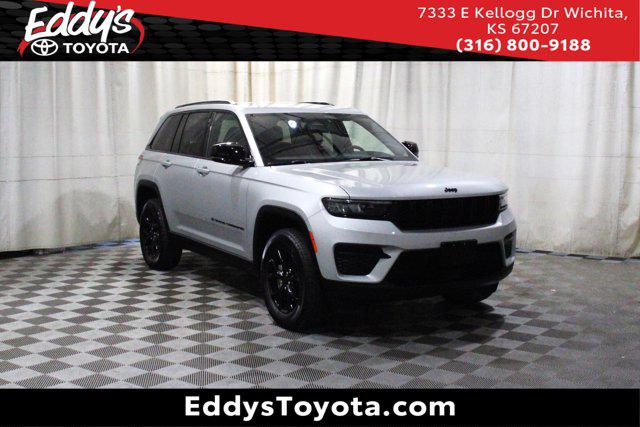 2025 Jeep Grand Cherokee Altitude 4x4 for sale in Wichita, KS