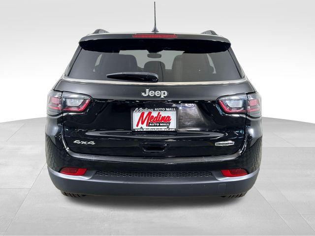 2024 Jeep Compass Latitude Lux FWD