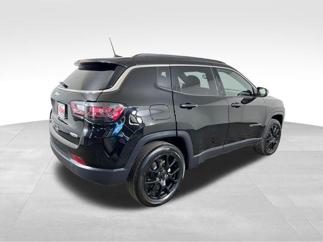 2024 Jeep Compass Latitude Lux FWD